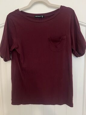 Alternative Women’s Burgundy Crewneck Short Sleeve Tee with Front Pocket Sz S